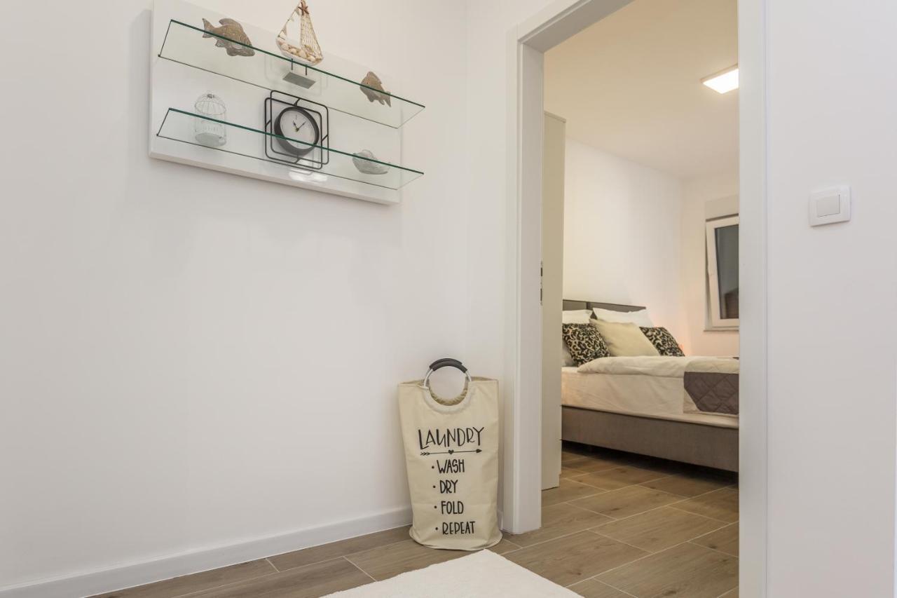 Luxury 2 Bedroom Apartment With Sea View Baška Voda Exterior foto